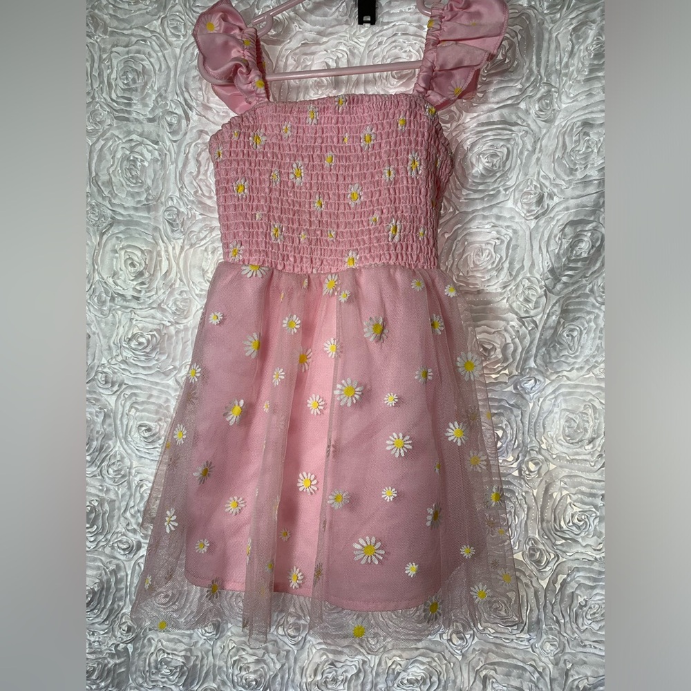 Pink   Ruffle Sleeve Dress  With A  Tulle Skirt And Daisy Flowers Size 4
